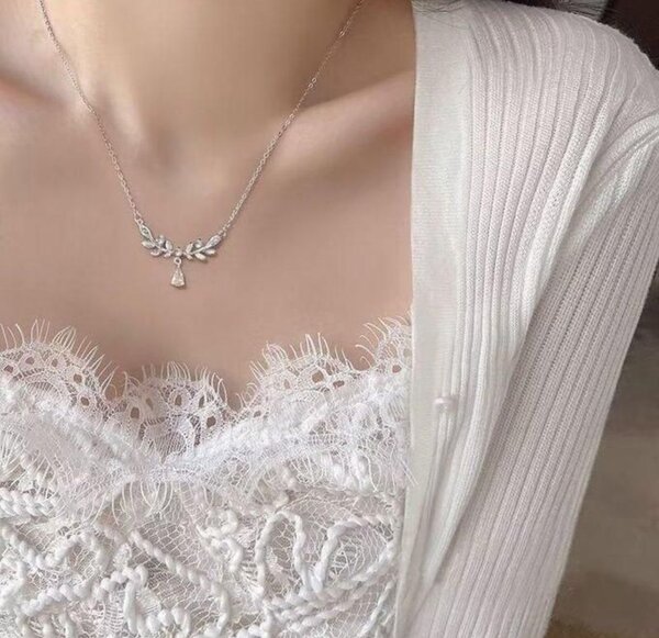 Women Simple Necklaces Chain Leaves Pendant Silver Necklace