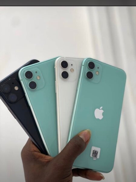 iPhone 11 (64gb ) uk use