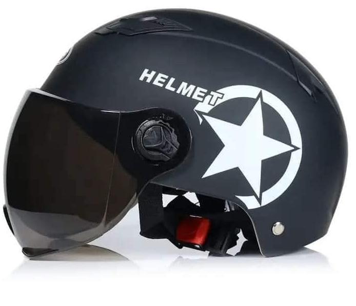 Équipement de moto, casque de moto imprimé "Helmet", couleur Équipement de moto, casque de moto imprimé "Helmet", couleur rouge