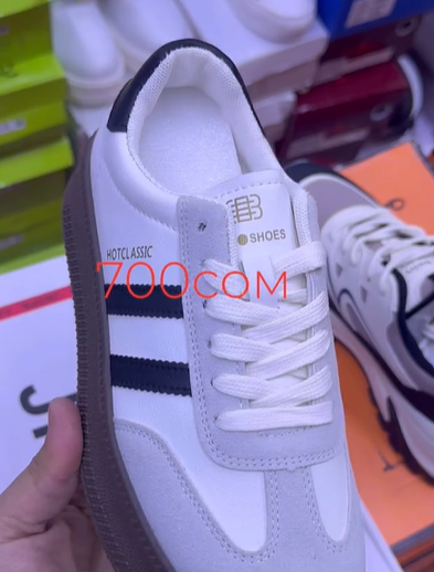 кроссовки женские