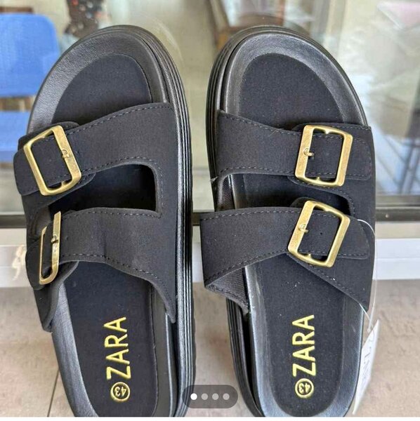 Tongs style décontracté Zara