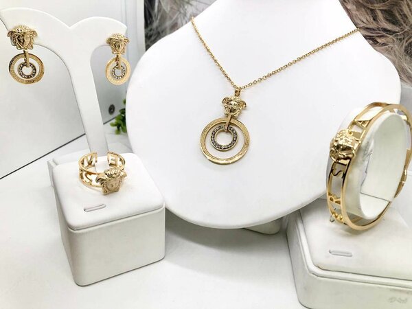 Bijou femme très Bonne qualité