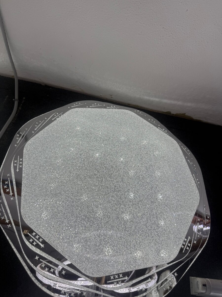 Lustre LED moderne élégant