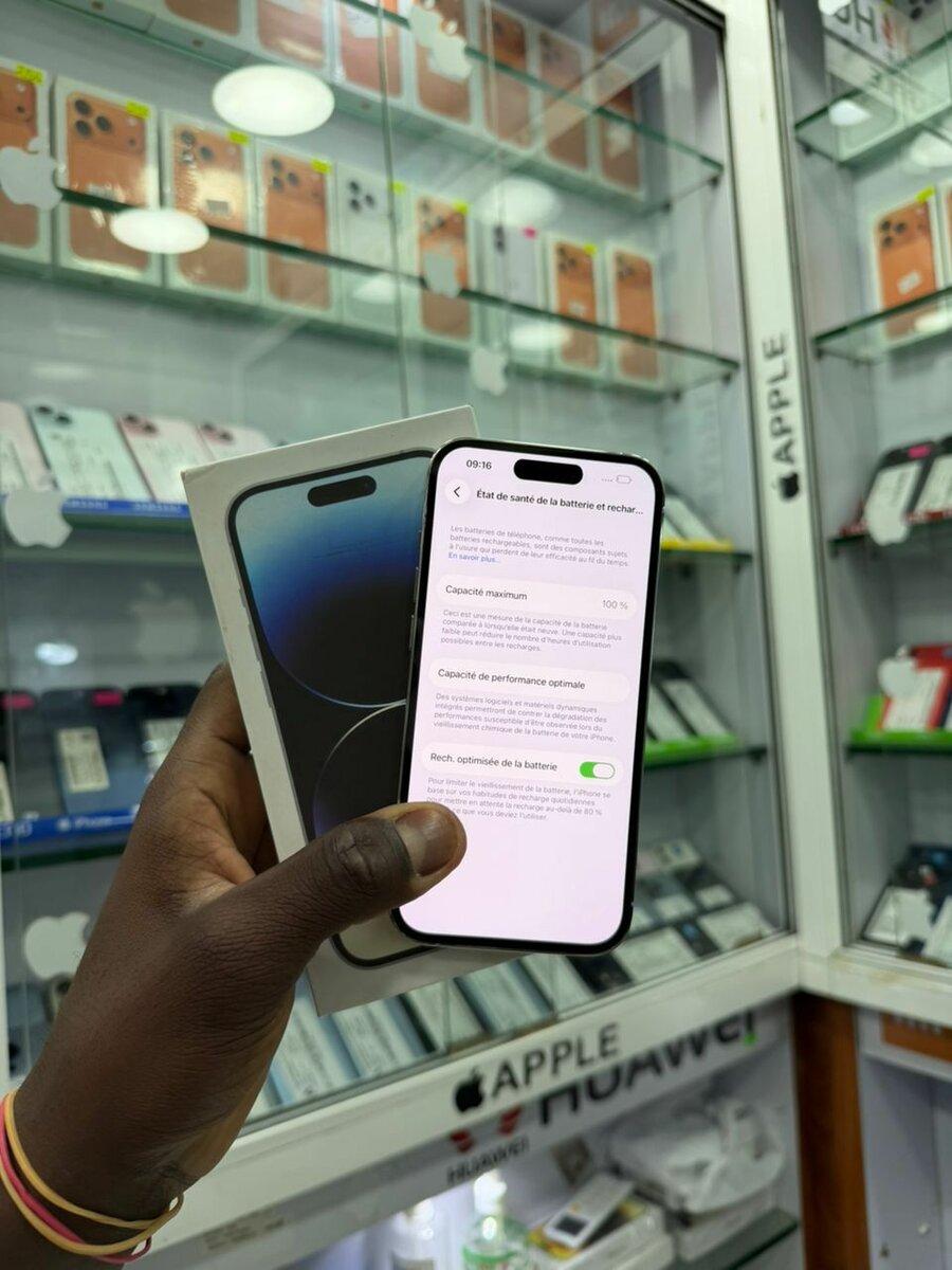 14 pro 128Go avec son carton