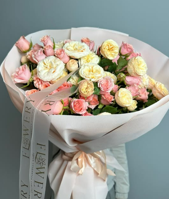 Воздушность и нежность в этом букете из спрей роз😍