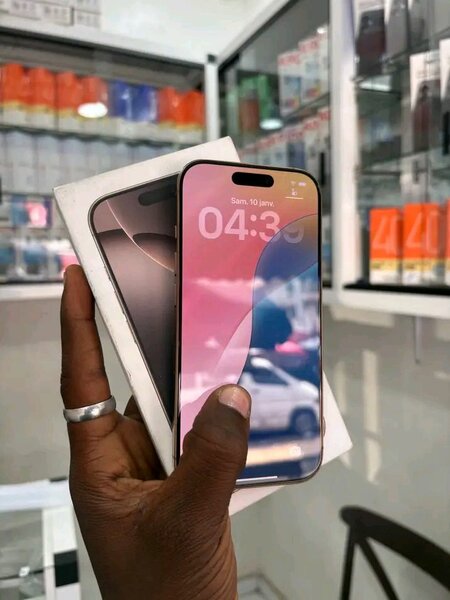 iPhone 14 Pro Max Gold