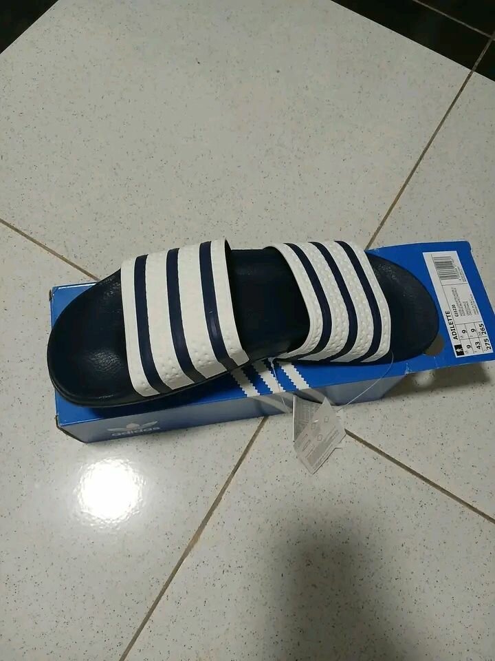 Adidas Adilette slides bleu marine