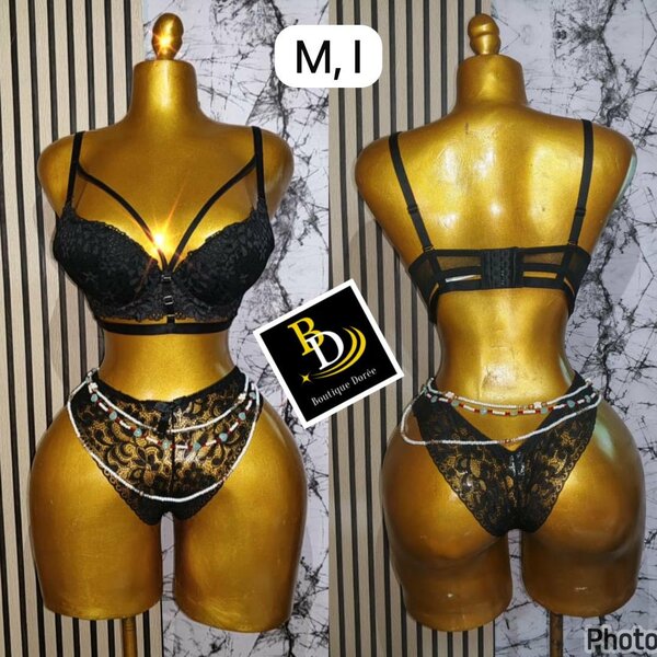 Lingerie en dentelle noire