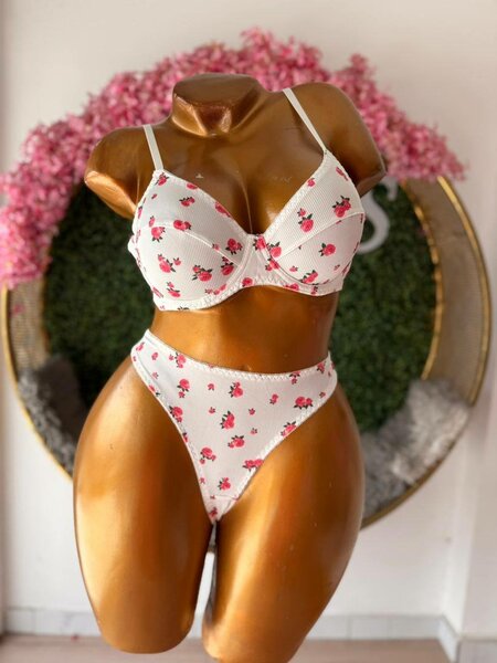 Ensemble lingerie fleuri femme