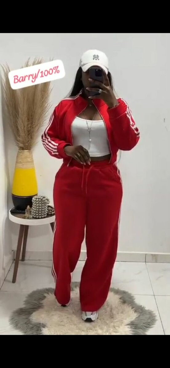 Ensemble de survêtement rouge élégant