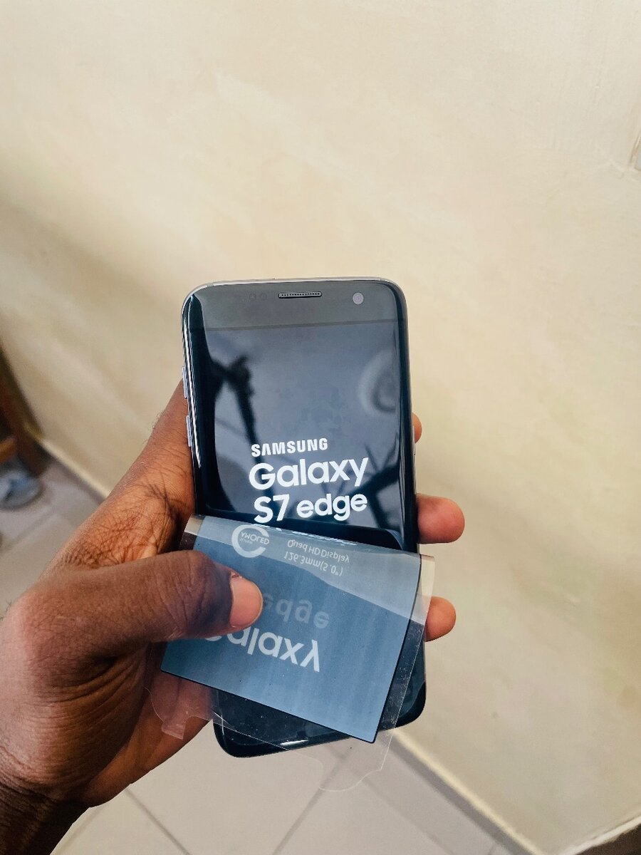 Samsung Galaxy S7 Edge 32g quasiment neuf Kao