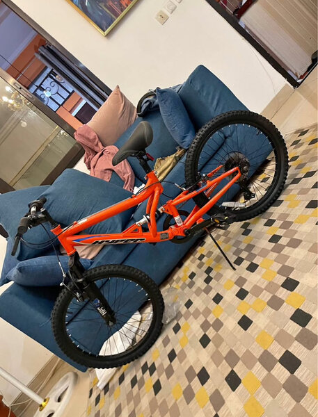 Vélo de montagne orange