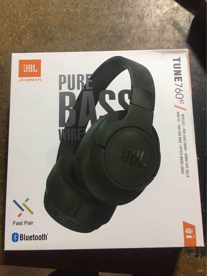  JBL Tune 760 BT