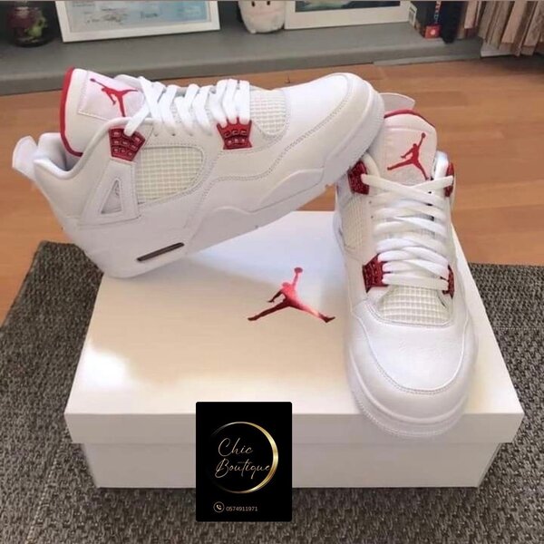 Basket Jordan avec carton