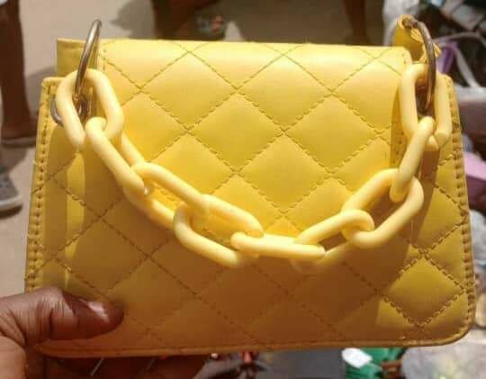Sac à main jaune tendance