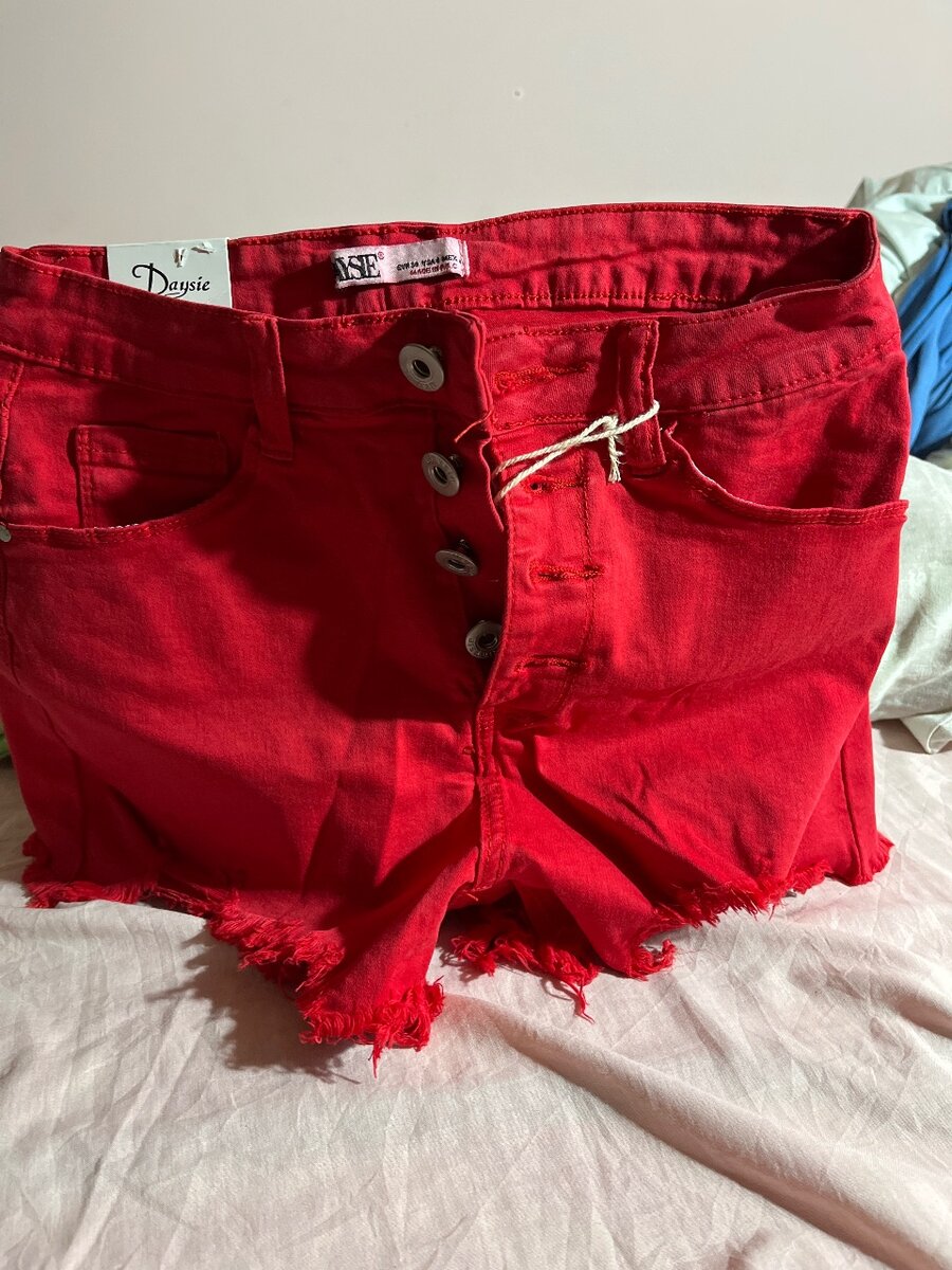 Shorts en jean rouge