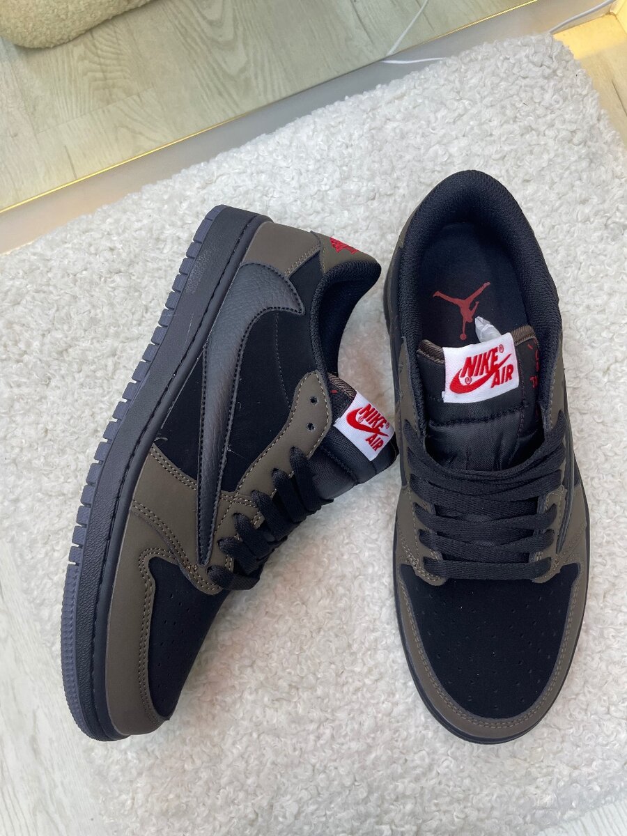 Travis Scott x Air Jordan 1