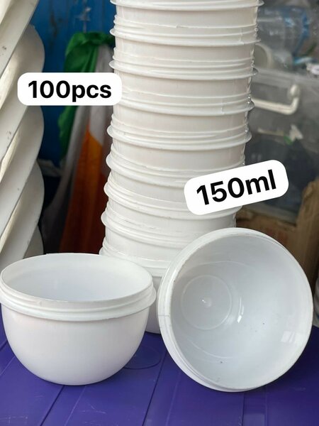 Contenants en plastique de 150