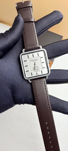 Montre Homme Carrée Élégante