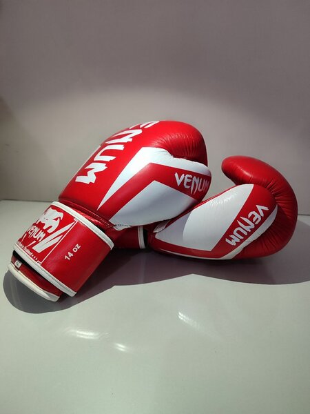 Боксерские перчатки