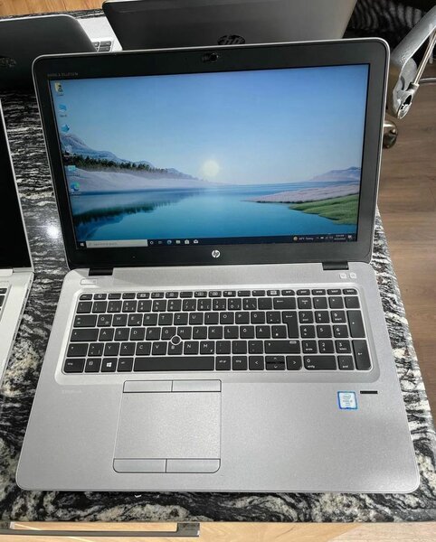 HP 850 Écran Tactile Corei5