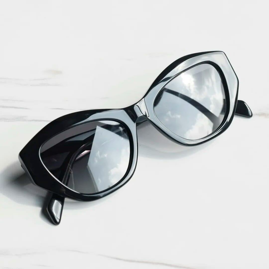 Lunettes de soleil chic noire