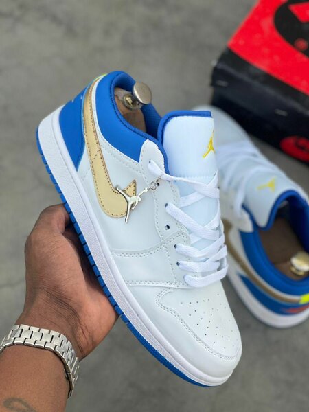 Baskets Air Jordan basses bleues