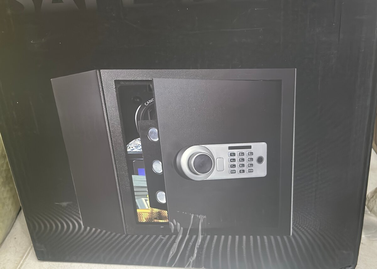 Coffre-fort électronique avec serrure