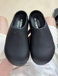 Sabots noirs Adidas Femme