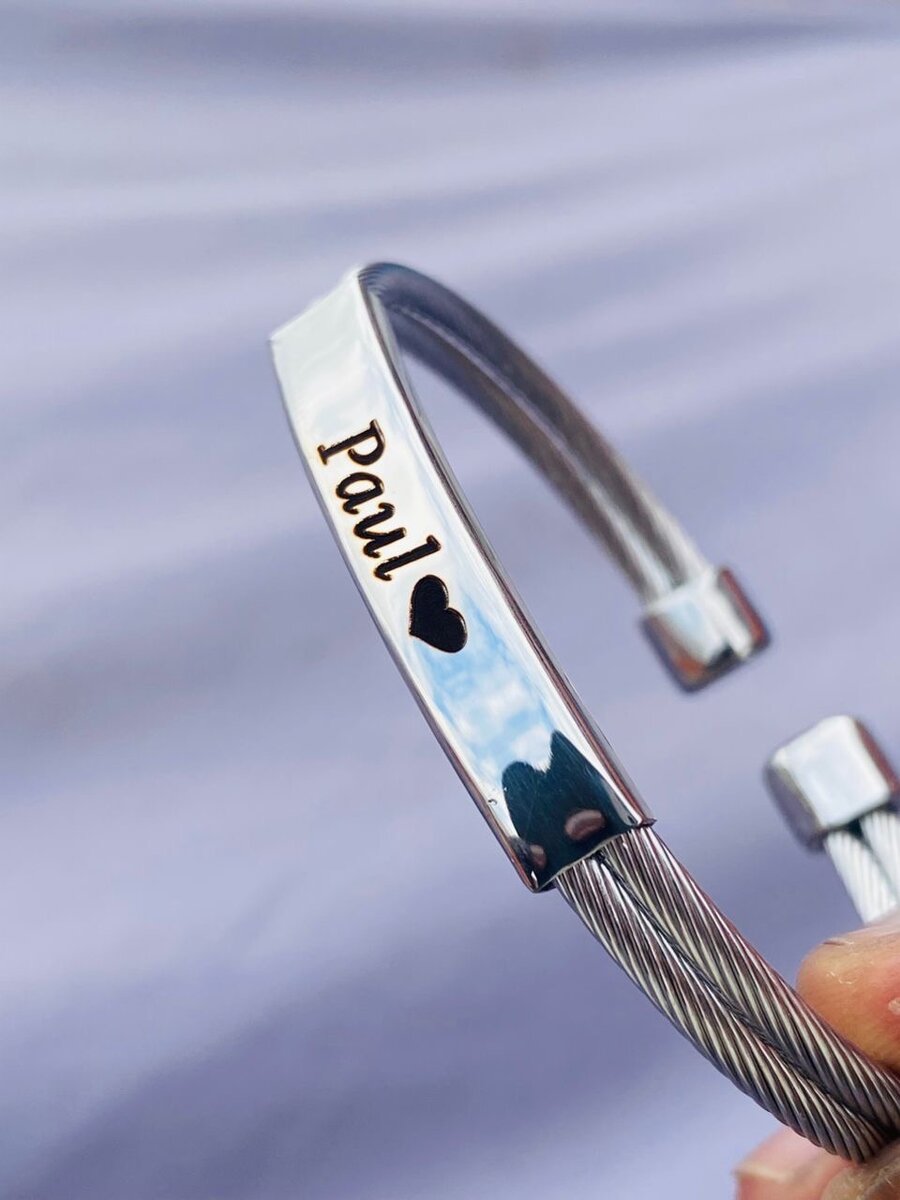 Bracelet en acier personnalisé