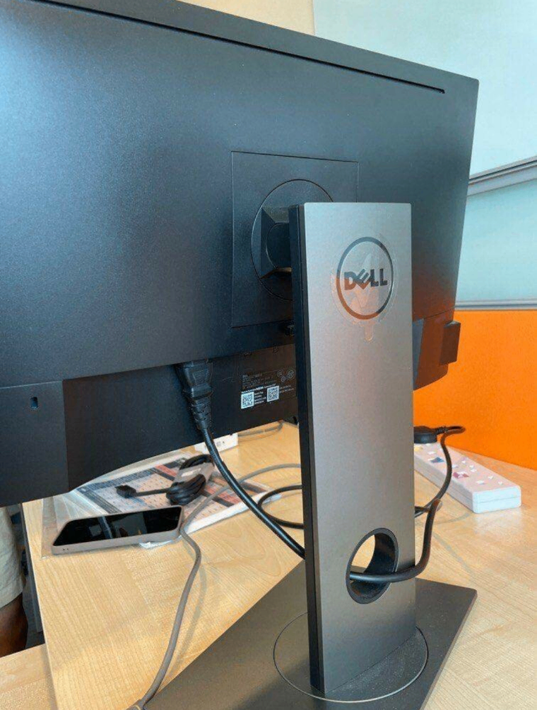 Dell 23 inches monitor UK used Available