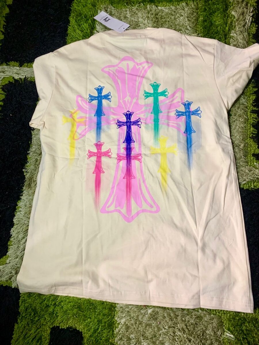 T-shirt graphique moderne