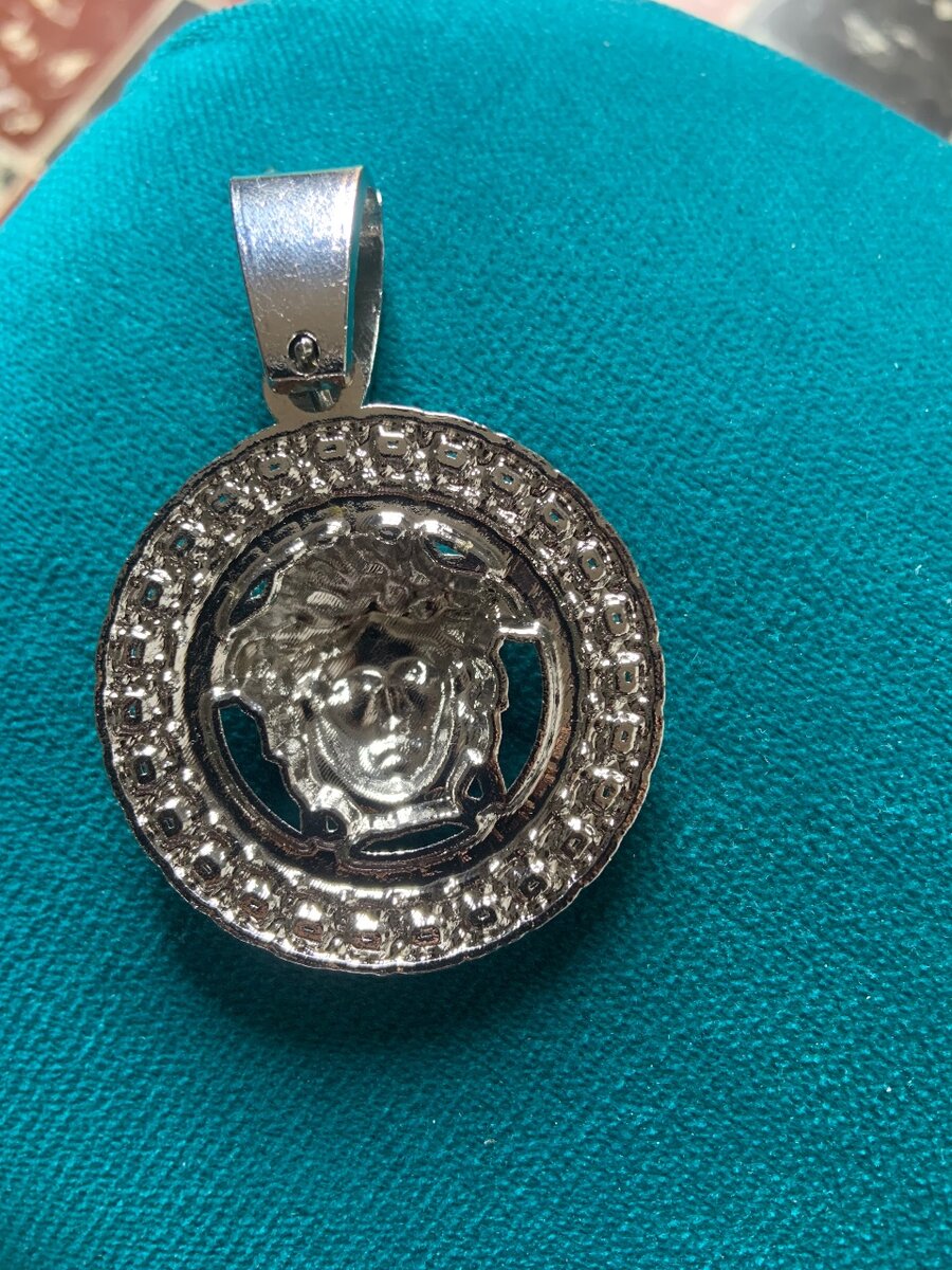 Pendentif en argent luxueux