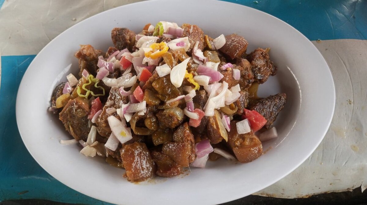 Porc africain ( braisé, sauté, choukouya, grillé et soupe )