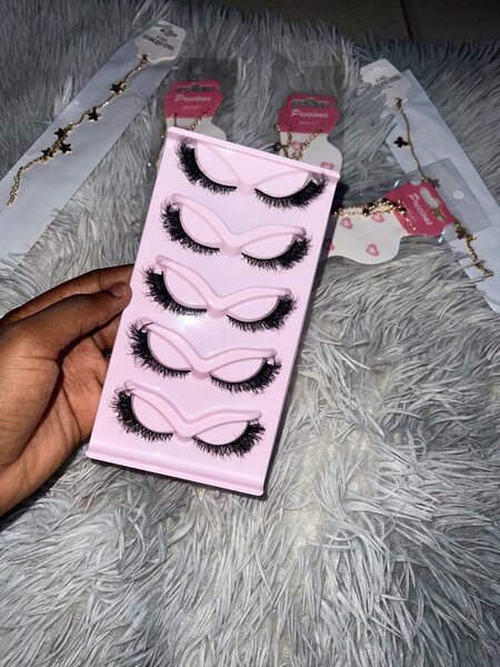 Faux cils effet extension