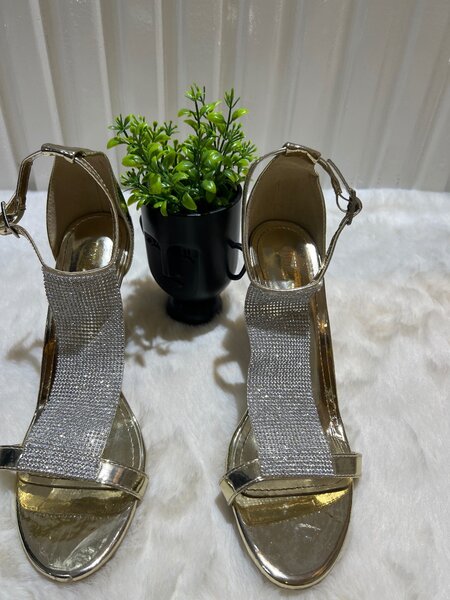 Élégantes Sandales Brillantes