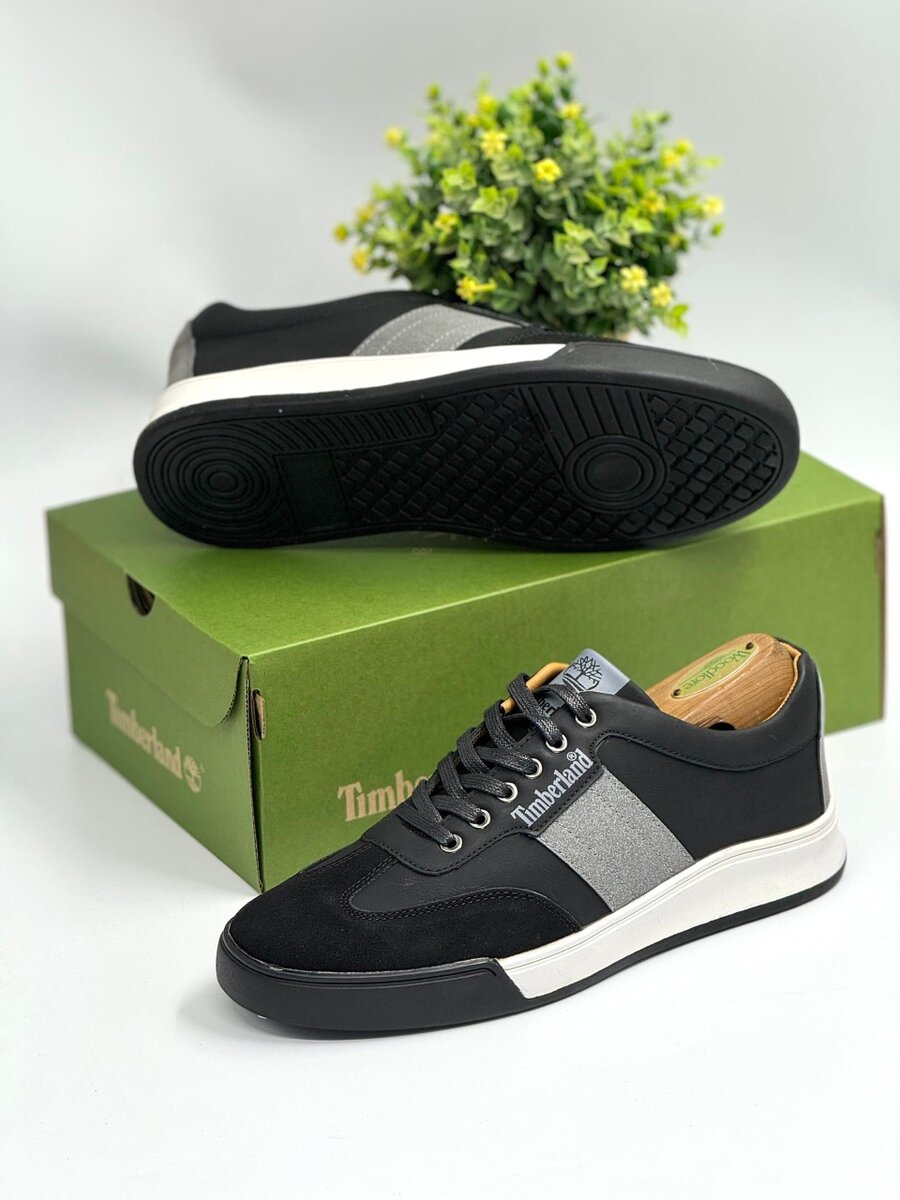 TIMBERLAND BLACK AND GREY