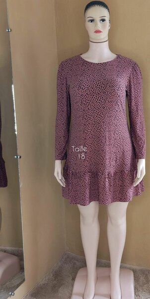 Robe Élégante Motifs Variés