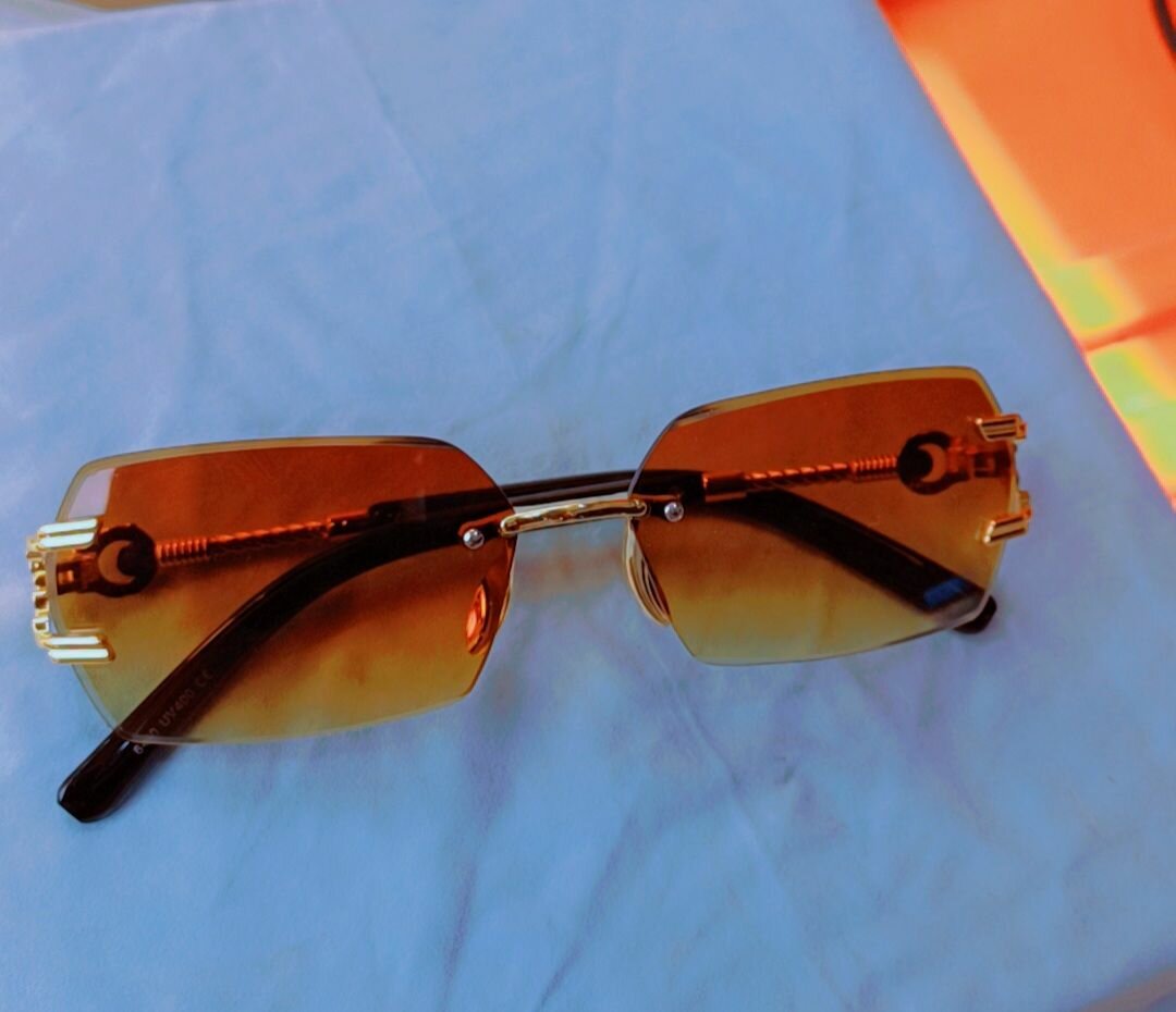 Lunettes de soleil modernes