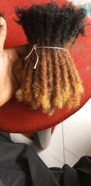 Extensions en cheveux bouclés