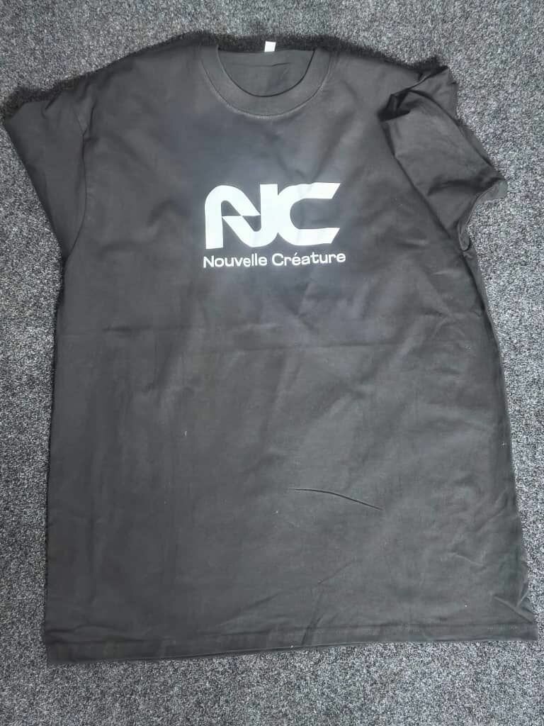 T-shirt graphique Nouvelle Créature