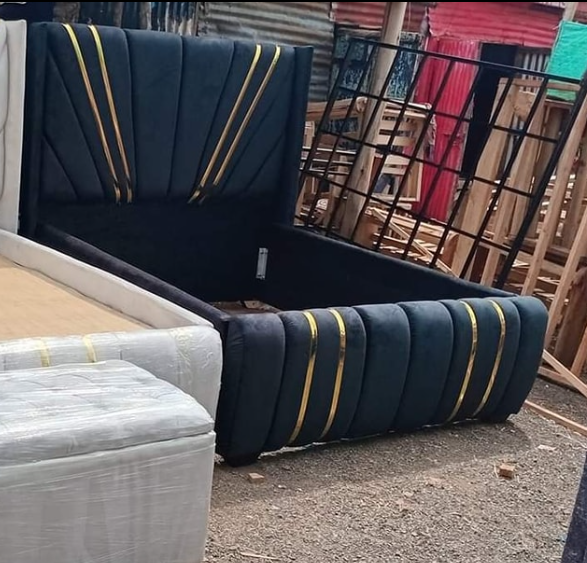 DOUBLE SIZE BED black