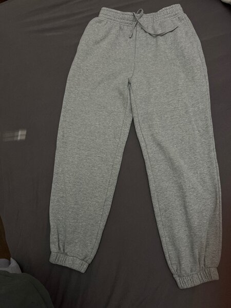 СЕРЫЕ СПОРТИВНЫЕ ШТАНЫ️,ПОКУПАЛИ В КИТАЕ! Качество шикарное.