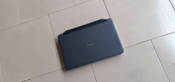 Dell inspiron N5050 Intel (R) Core *i5*  2.40GHz processor (