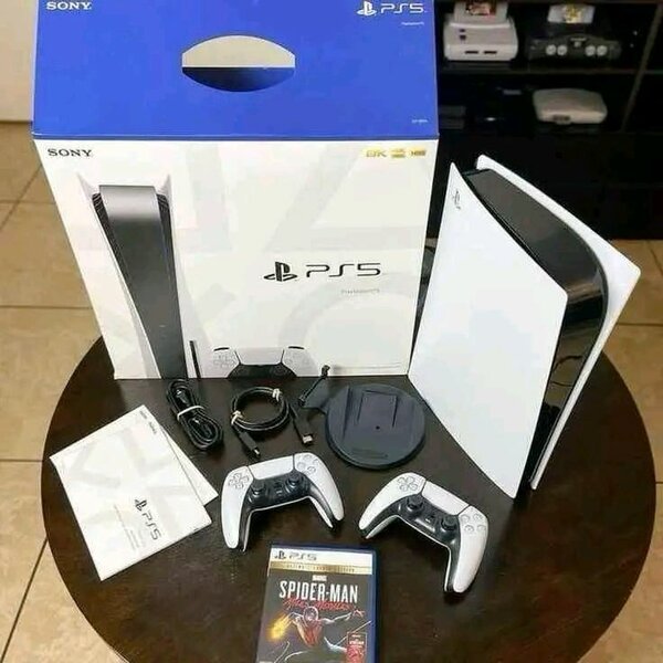 Console PS5 avec Spider-Man