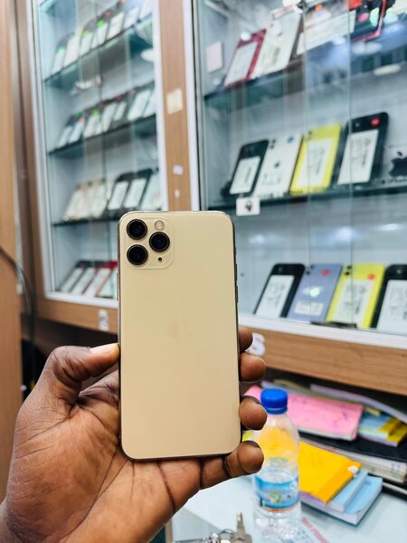 iPhone 11 Pro 64Go tout passe