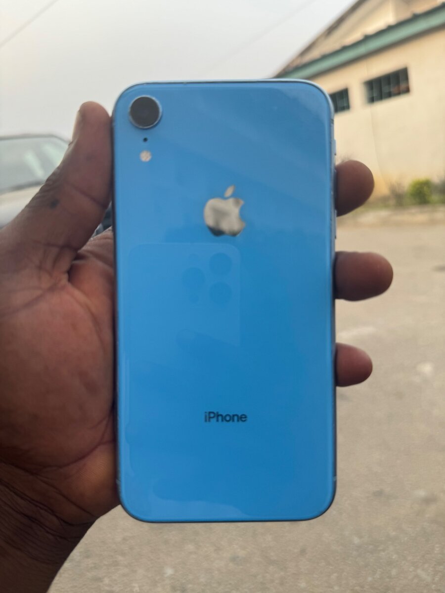 iPhone XR 64gb ( vendu avec reçu