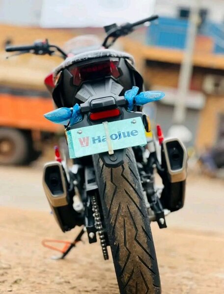 Moto de sport puissante