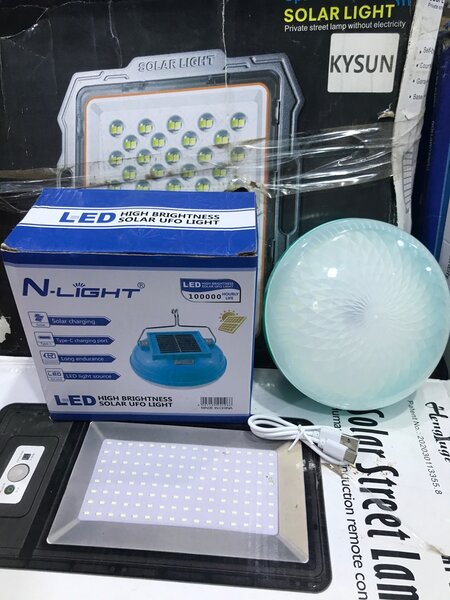 Lampe Solaire LED UFO