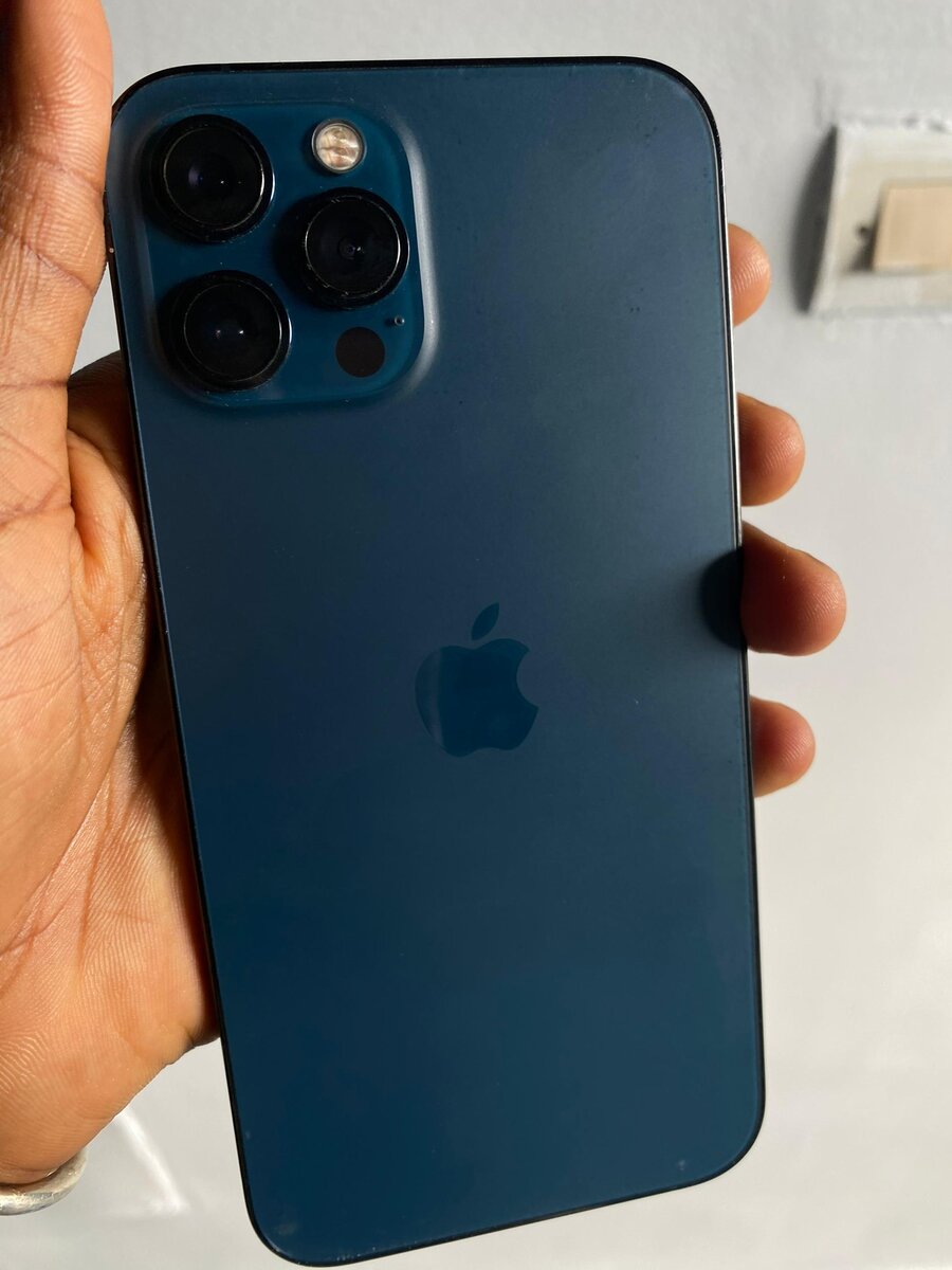iPhone 12 Pro Max Bleu